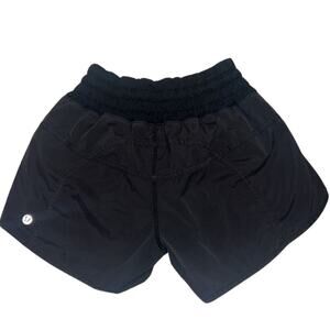 Lululemon  Tracker  Short II 4-way Stretch in Black size 4 💜